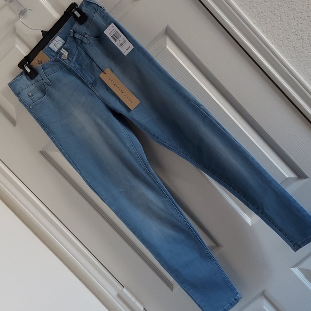Celebrity Pink jeans 9/29S Stretch Short